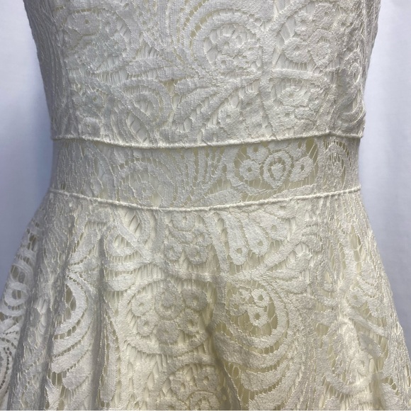 American Rag Charlotte Floral Lace Dress. Size Medium. Creamy Ivory color - Picture 3 of 14